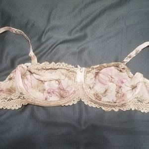 Floral and lace bra never worn